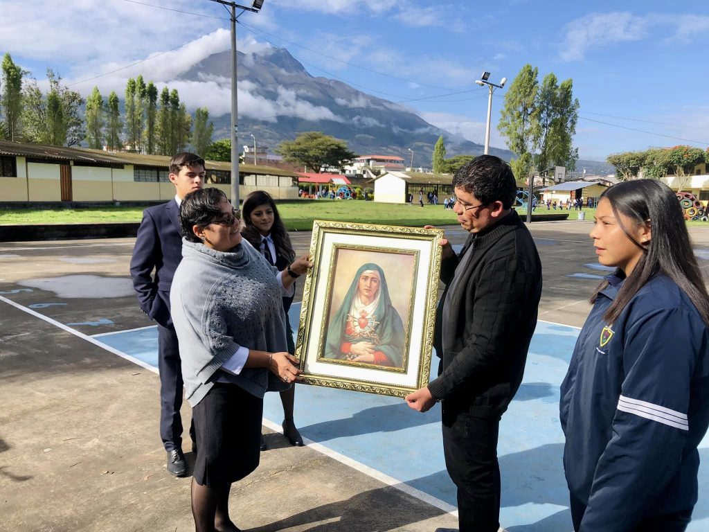 Vida institucional de La Victoria: Identidad católica
