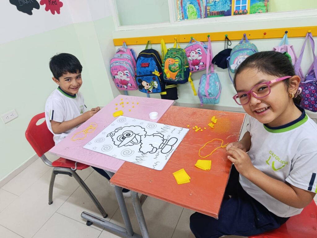 Estudiantes de Preparatoria en una actividad formativa
